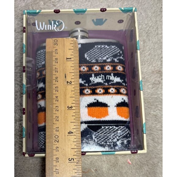 Wink Hip Flask With Knitted Acorn Autumn Design 7 Fl Oz Stainless Steel - Picture 4 of 5